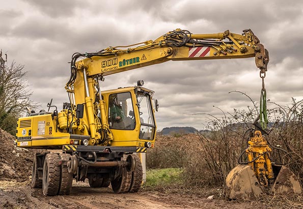 **挖掘机与推土机培训:技能掌握与职业发展**